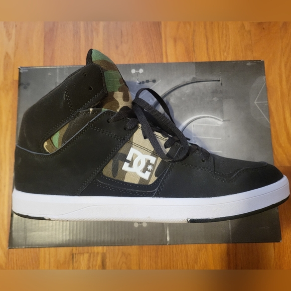 DC Men's Cure High-Top Sneaker - Picture 6 of 7